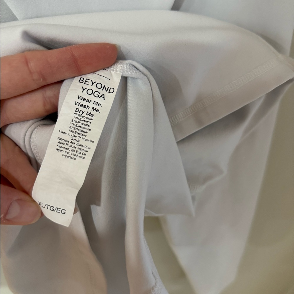 Beyond Yoga On The Go Mock Neck Sweatshirt - Cloud White - Size Extra Large XL - Picture 14 of 14